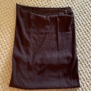 black crop top with no sleeves